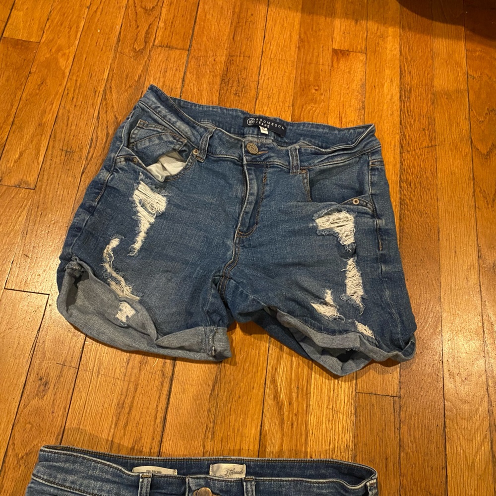Woman’s ripped denim shorts size 9